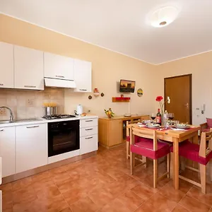 i-tre-golfi-family-apartments.sicilyhotelsitaly.net/